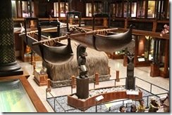 Double-hulled fishing canoe