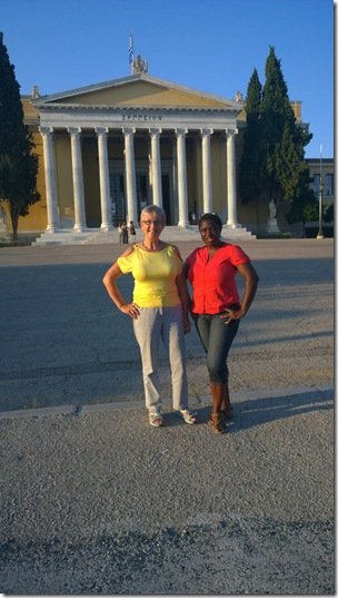 Marleen & Astrid posing before the Zappeion